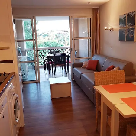 Апартаменты Cap Esterel Village : 4 Pers Au Calme Climatise F5 Сен-Рафаэль