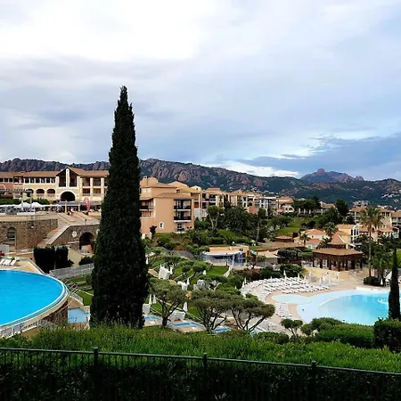 Апартаменты Cap Esterel Village : 4 Pers Au Calme Climatise F5 *